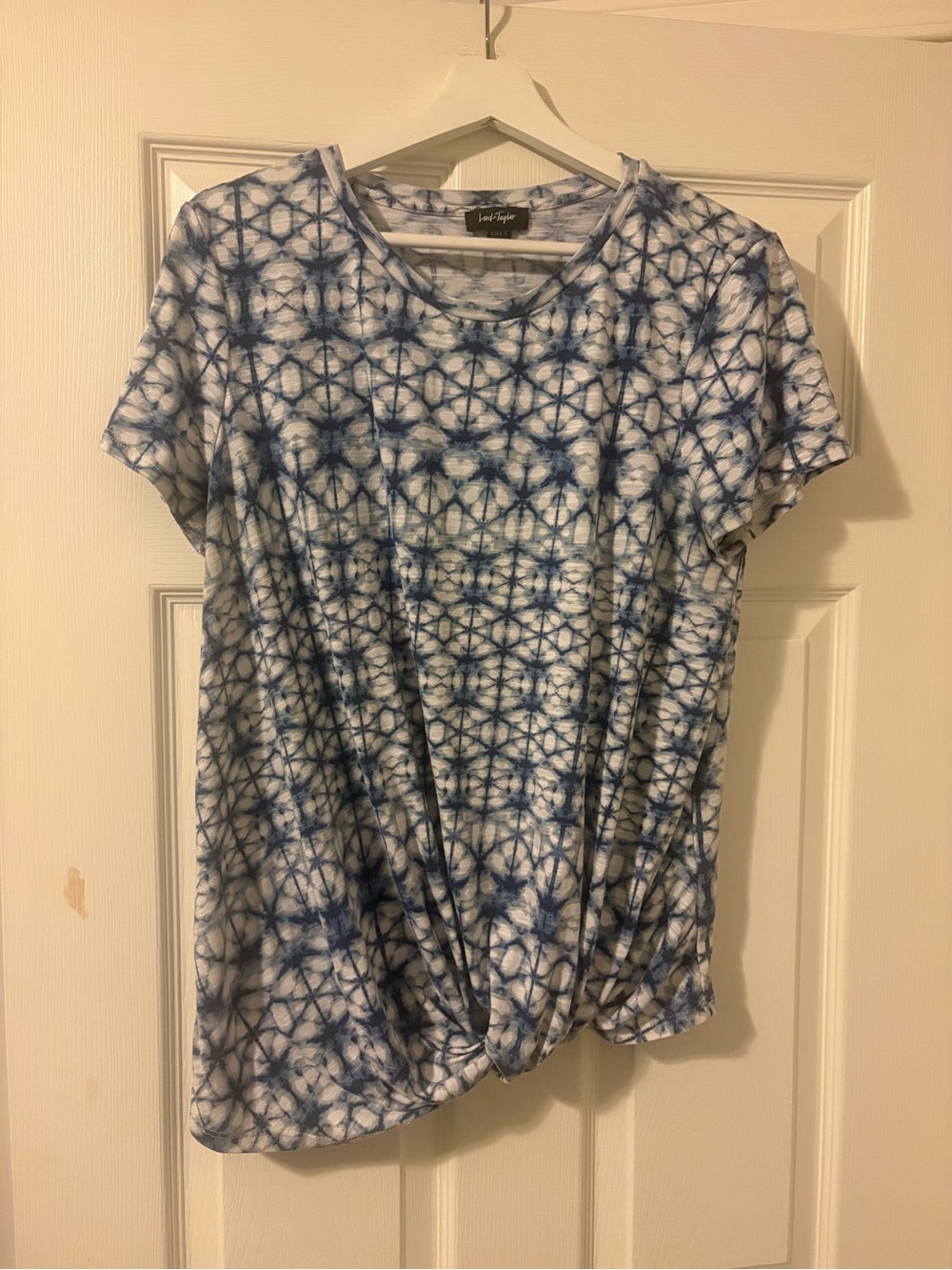 Lord & Taylor Blue & White Tie-Dye Short Sleeve Twist Hem Top
